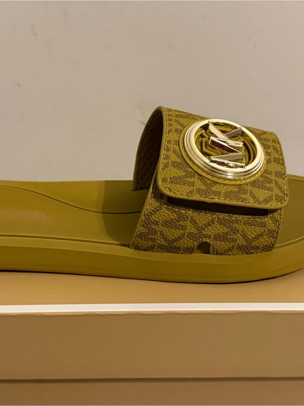 Michael Kors slip slide